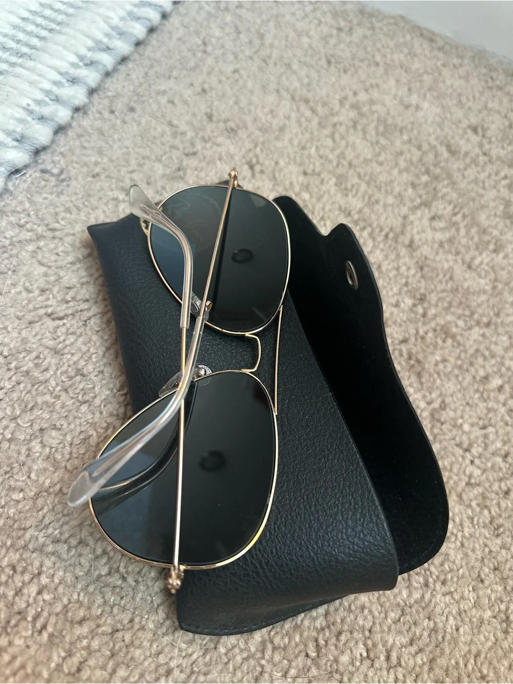 Ray-Ban Aviator Sunglasses - Gold Frame with Black/Dark Grey Lenses